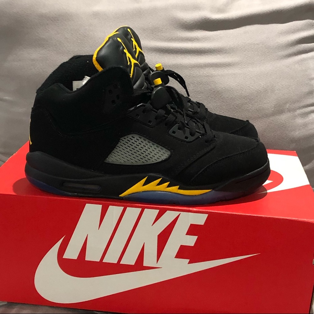 Custom “Thunder” Basketball shoes Jordan 5 style